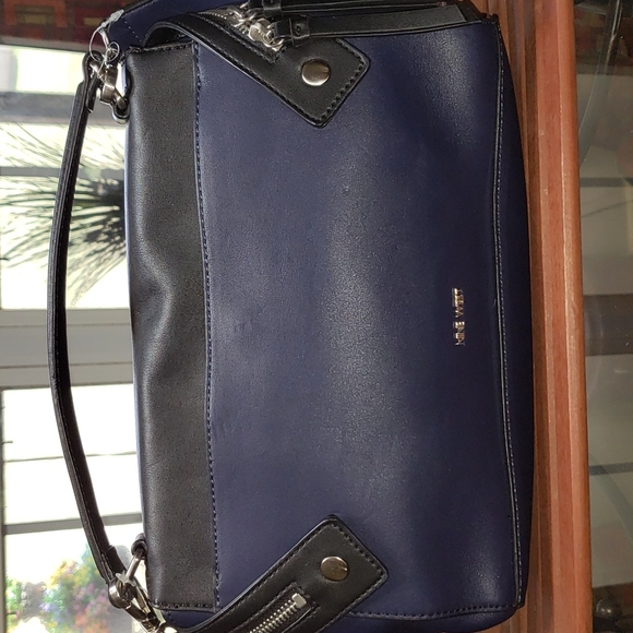 ๐ NEW NINE WEST ELENYA MULTI COLORBLOCK PATCHWORK BLUE & BLACK CROSSBODY BAG - Picture 4 of 16
